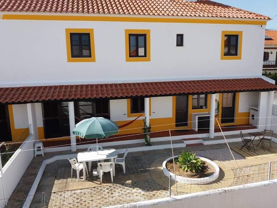 Alojamentos Vitinho 3 For Walkers Вила-Нова-де-Мильфонт Экстерьер фото
